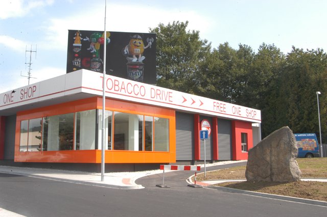 Rekonstrukce objektu bývalé celnice - prodejna Free one shop Folmava