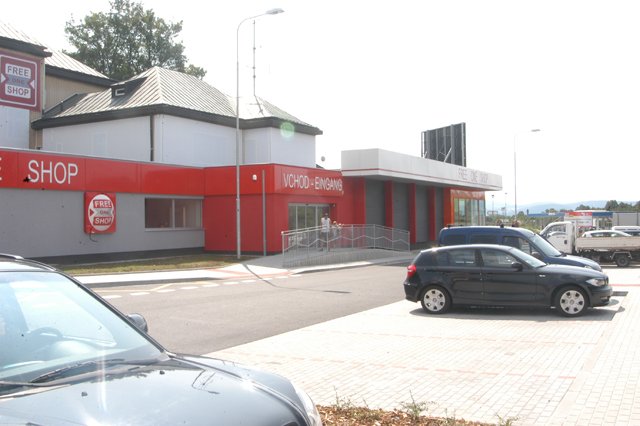 Rekonstrukce objektu bývalé celnice - prodejna Free one shop Folmava