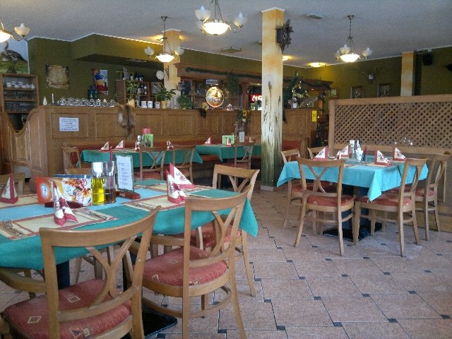 Rekonstrukce budovy - Restaurant Lovecká bašta + prodejna Free one shop