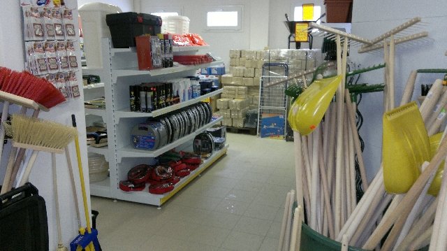 Rekonstrukce objektu bývalé celnice - prodejna Free one shop