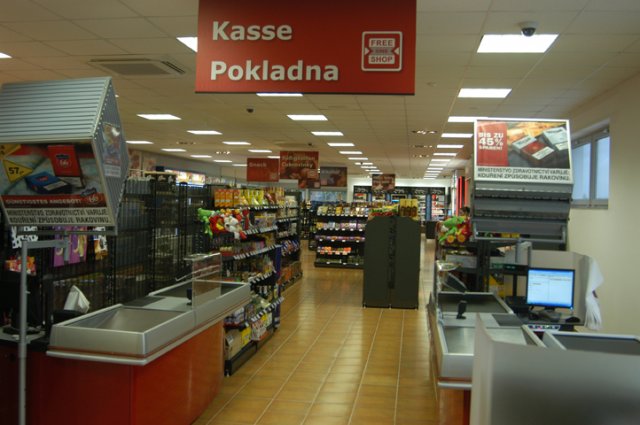 Rekonstrukce prodejní haly - prodejna Free one shop